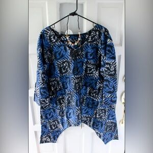 Tunic Plus Size 0X 1X 2X Blue African Batik Adinkra Button Shark-bite Hem Cotton